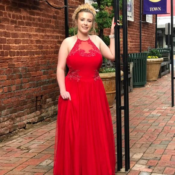 Meet your Posher, Laura - Picture 1 of 1